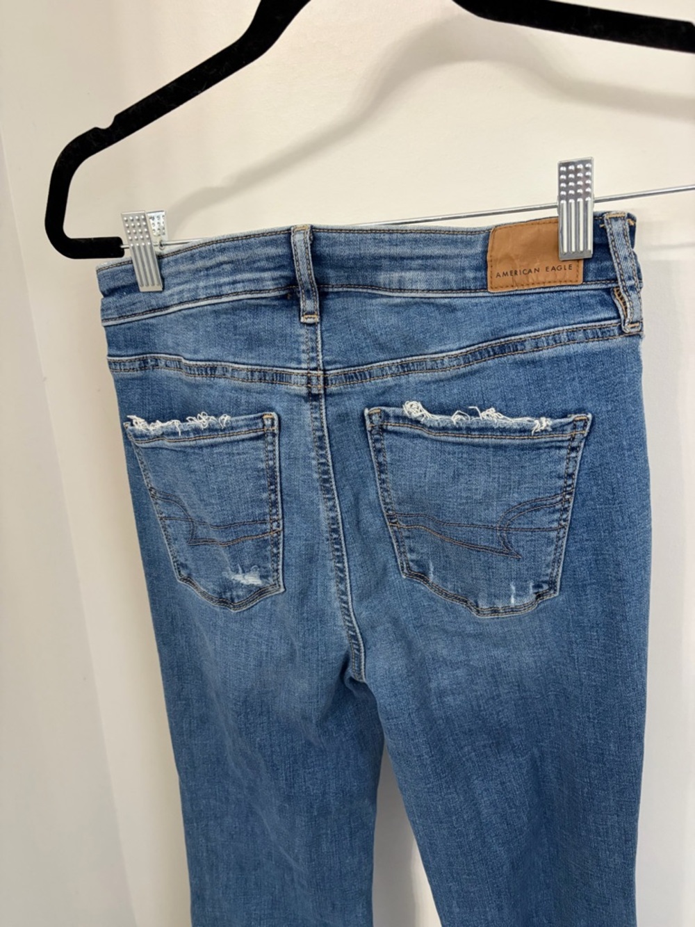 American Eagle Outfitters Blue Flare Jeans with Knee Rip - Picture 6 of 9